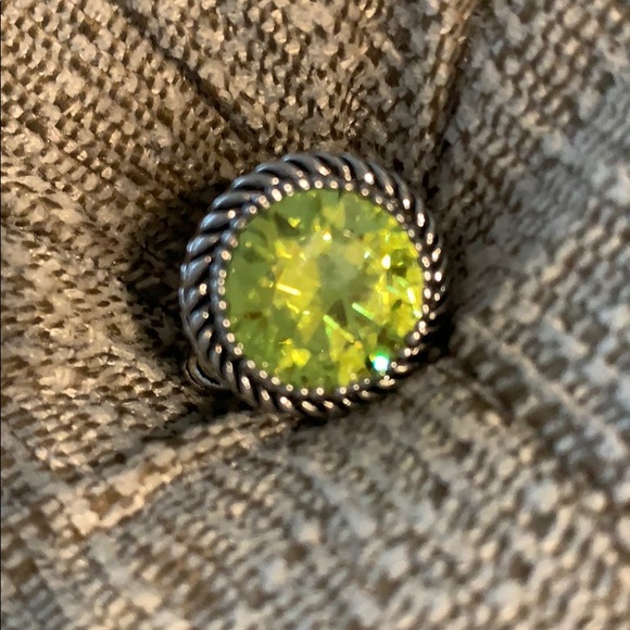 Silver Green Stone Ring - Picture 10 of 12
